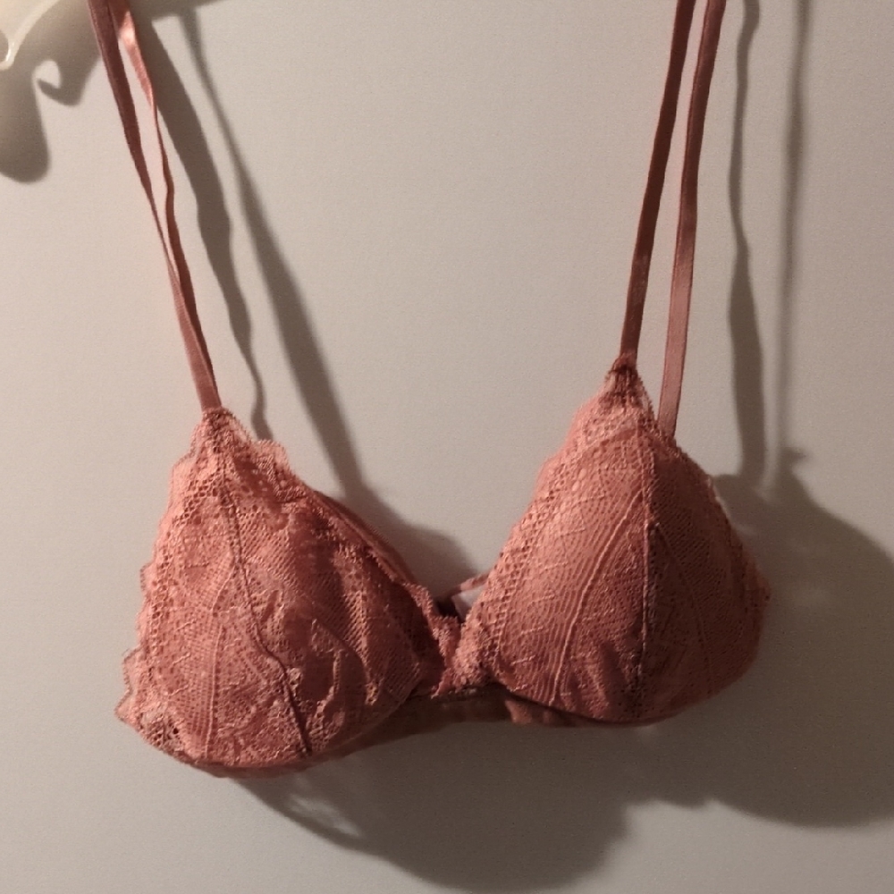 SHEIN Pink Lace Underwire Bra Intimates